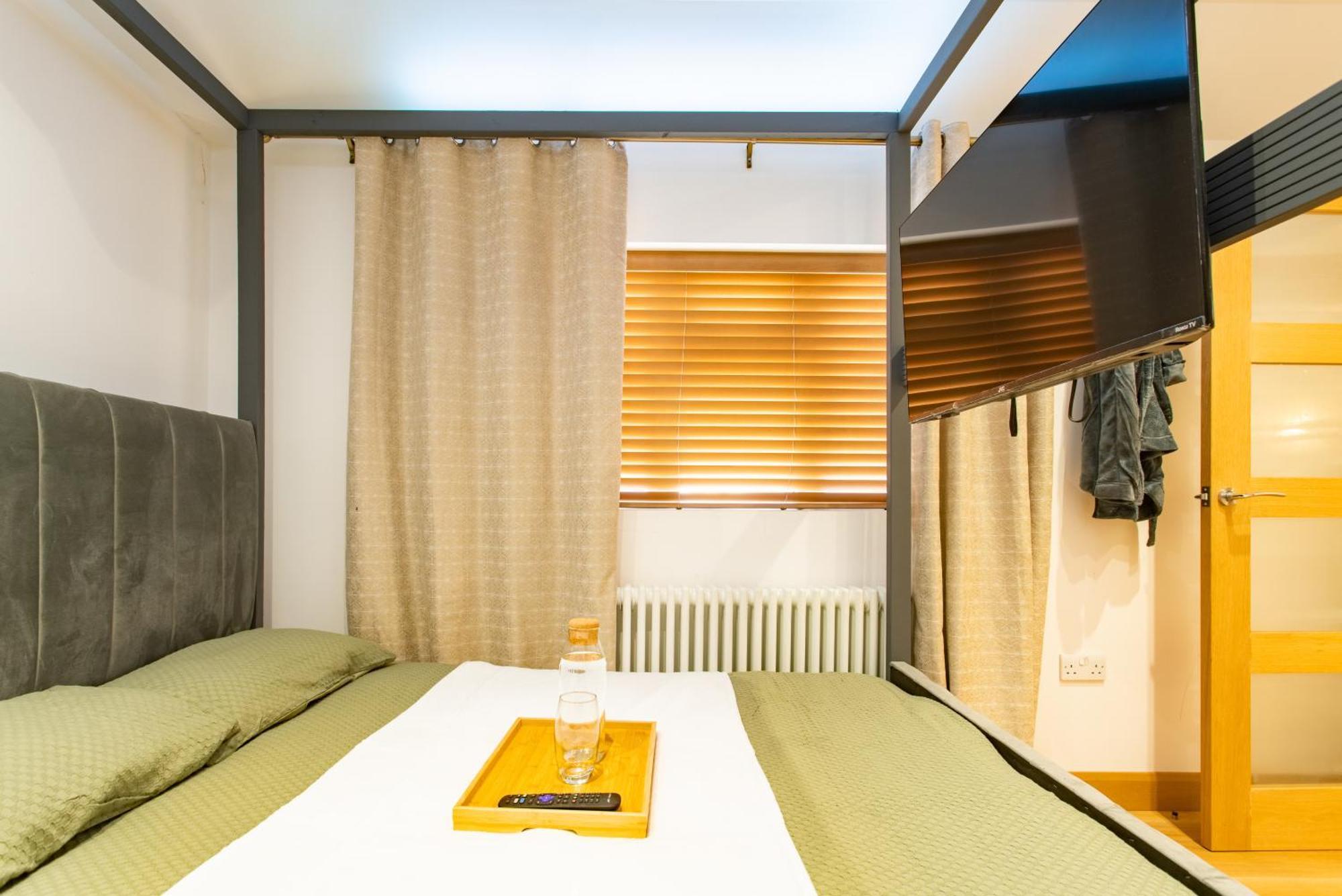 Modern 2Bed Pad W/ Hot Tub Villa บาร์คกิ้ง ภายนอก รูปภาพ