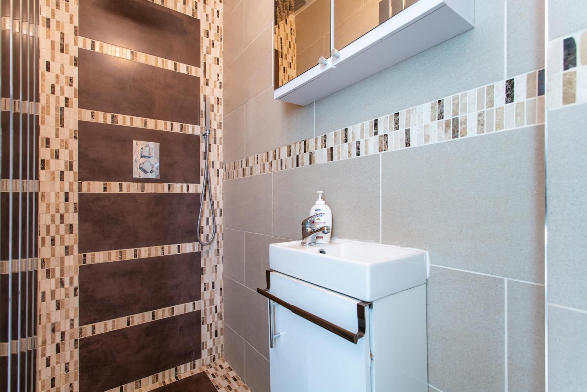 Modern 2Bed Pad W/ Hot Tub Villa บาร์คกิ้ง ภายนอก รูปภาพ