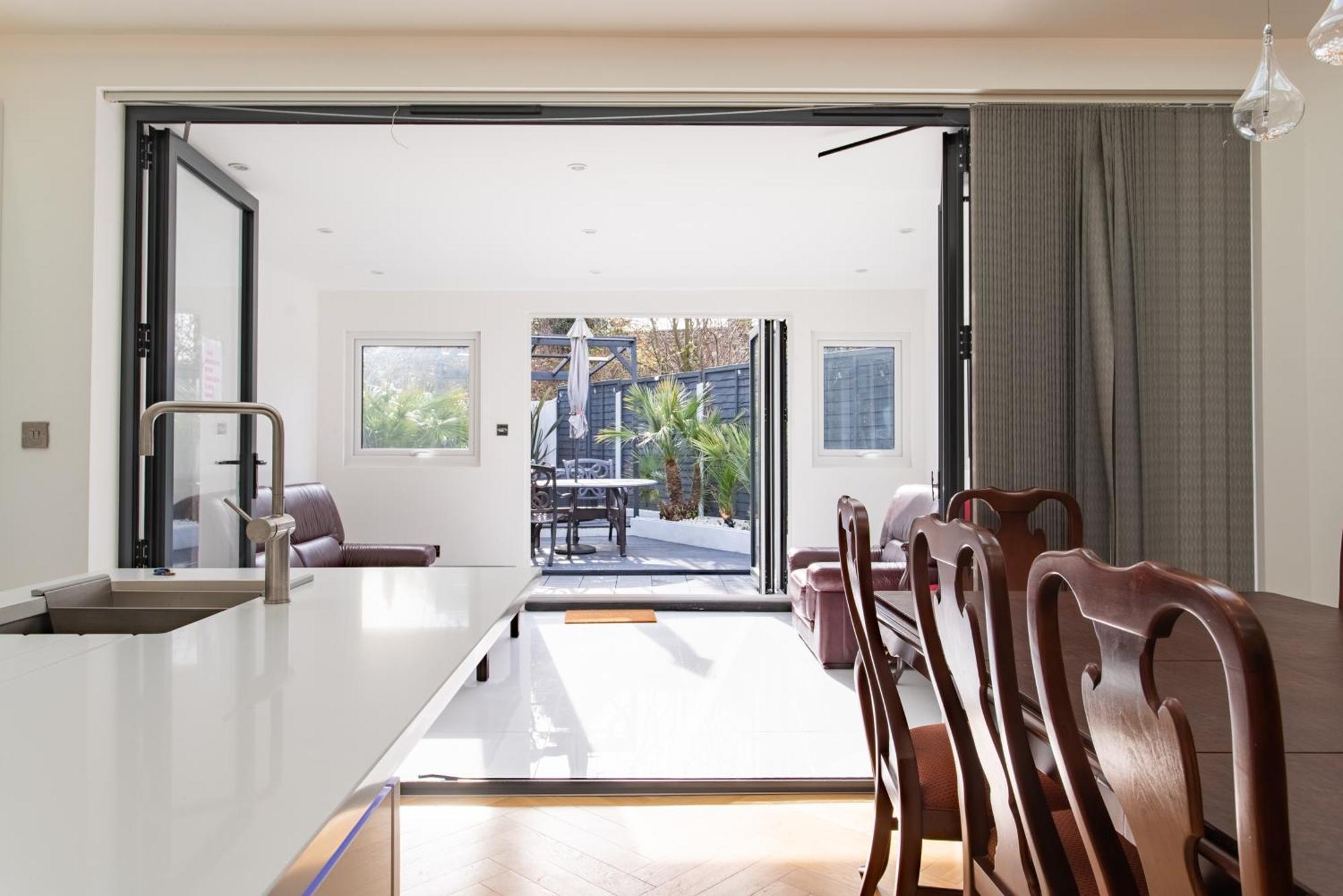 Modern 2Bed Pad W/ Hot Tub Villa บาร์คกิ้ง ภายนอก รูปภาพ